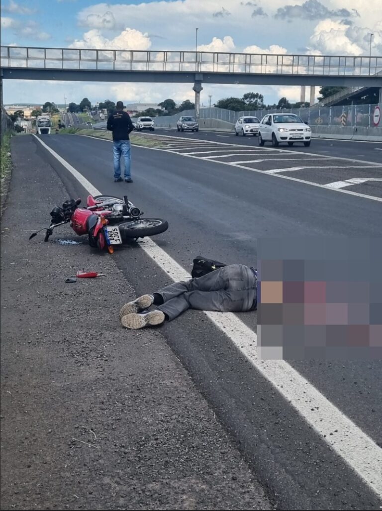 Atropelado, motociclista morre no Contorno, ao lado da Rodoviária de Marília