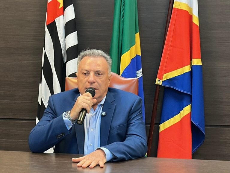 Ivan garante abono para salários de servidores que não atingem o mínimo em Jaú