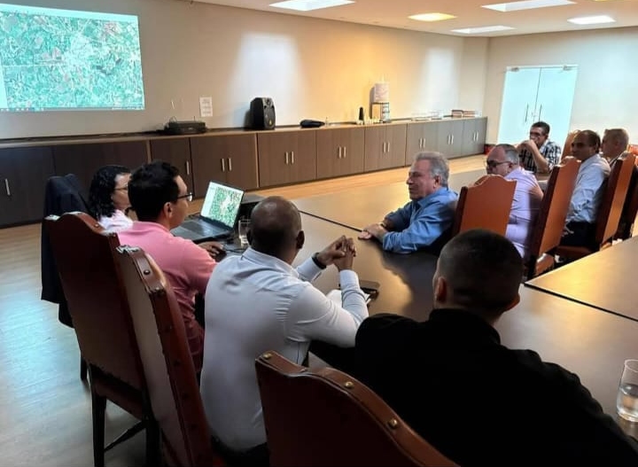 Prefeitura de Jaú e Rumo Logística discutem viaduto sobre trilhos em vicinal