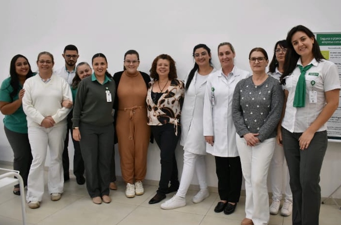 Unimed Jaú faz palestra sobre comunicação não violenta para colaboradores da quimioterapia