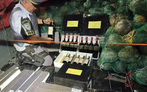 Carga milionária: polícia apreende vinhos contrabandeados avaliados em R$ 1 milhão