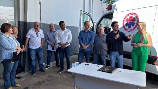 Vinicius entrega ambulâncias a pronto atendimentos e assina autorizações em Marília