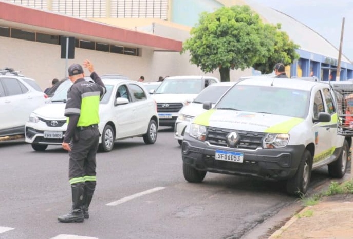 Reparos na rede de esgoto vão exigir interdições no centro de Marília neste domingo