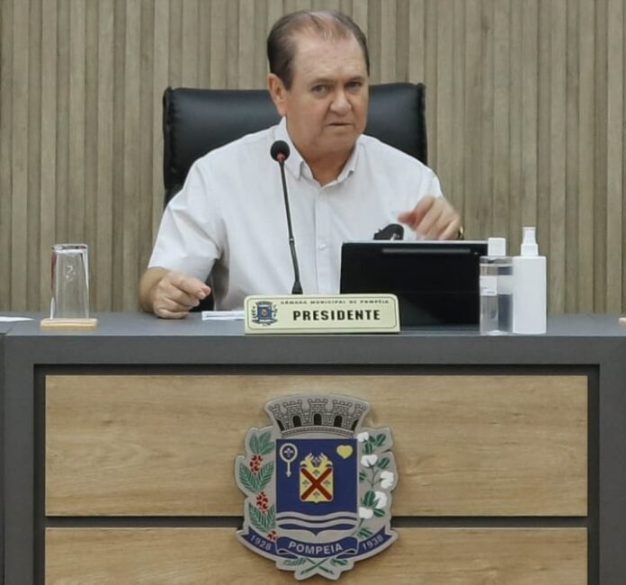 levi-pompeia (1)